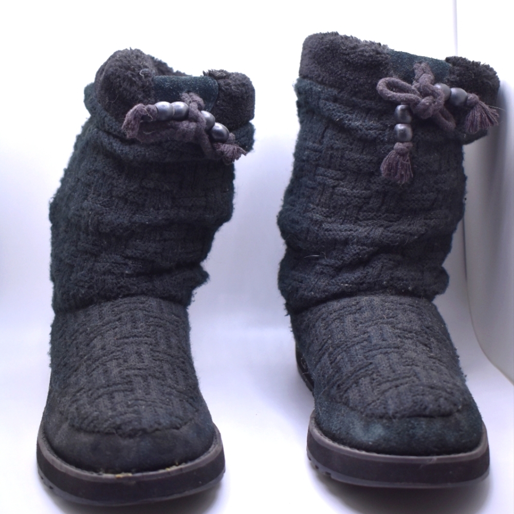 Women's Skechers Winter Boots Size 8